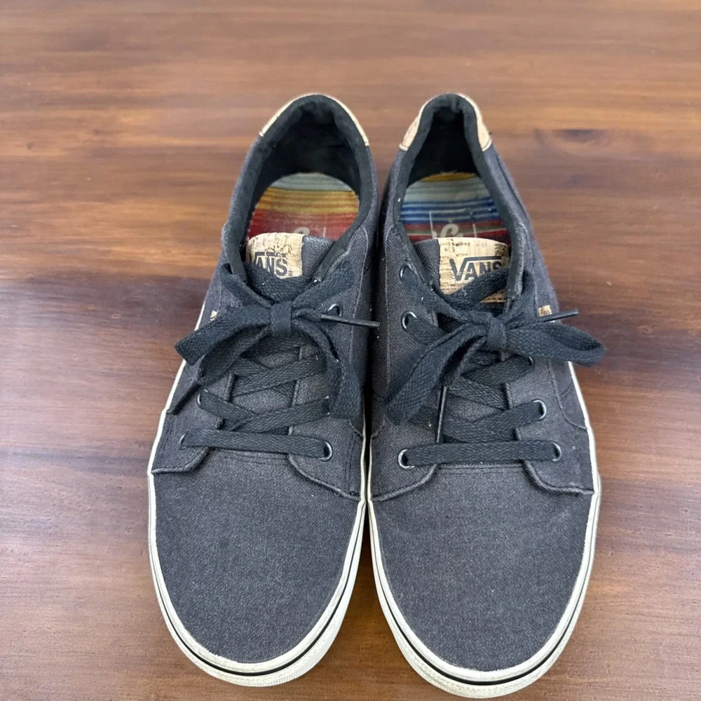 Men's Vans Bishop Low-Top Charcoal Shoes Gum Sole Size 9‎